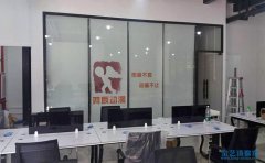 卷簾窗和百葉窗哪個好？卷簾窗和百葉窗兩者的比較